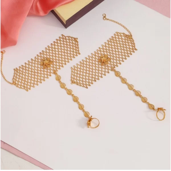 Women's Gold Plated Hathphool Adjustable Chain