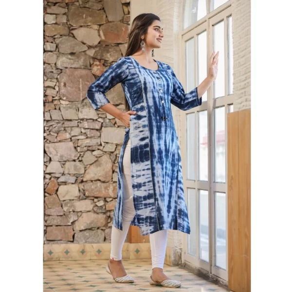 Women's Cotton Dyed 3/4 Sleeve Round Neck Kurti (Blue)