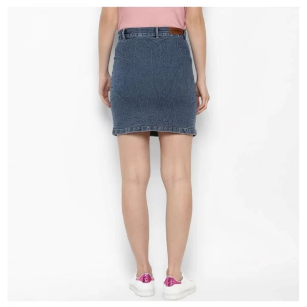 Women's Denim Front Pocket Buttoned Skirt (Blue)