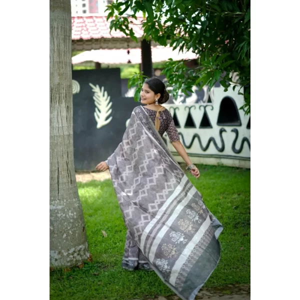 Women's Cotton Printed Saree With Unstitched Blouse (Grey, 5.5 Mtr)