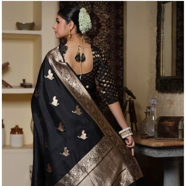 Women's Silk Printed Saree With Unstitched Blouse 5.5Mtr (Black