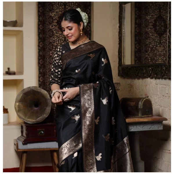 Women's Silk Printed Saree With Unstitched Blouse 5.5Mtr (Black
